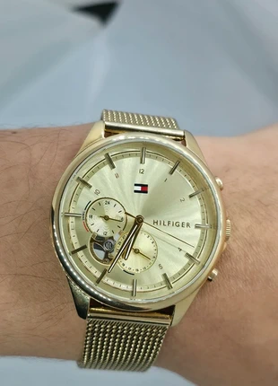 Montre Tommy Hilfiger, marque: Tommy Hilfiger, état: Très bon état, taille: 39–42 mm, 59,00 €, 62,65 € Protection acheteurs incluse