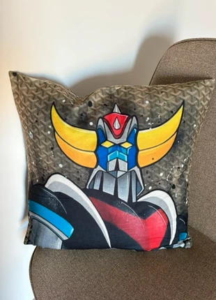 Housse de coussin Goldorak, marke: Goldorak, zustand: Sehr gut, größe: 45 x 45 cm, 8,00 €, 9,10 € beinhaltet Vinted-Käuferschutz Pro