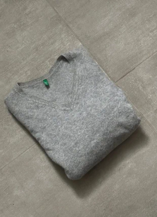 Pull Benetton gris manches longues col V en molleton – basique et chic, marke: United Colors of Benetton, zustand: Gut, größe: S / 36 / 8, 6,00 €, 7,00 € inklusive Vinted-Käuferschutz