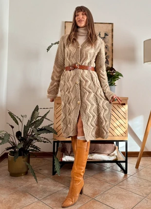 1970's vintage beige and cream chevron knit wool button down midi dress, brand: Unique Vintage, condizioni: Ottime, taglia: M / IT 42 / EU 38, €45.00, €47.95 include la Protezione acquisti Pro