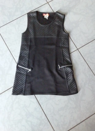 Robe noire bi matière taille 12 ans très bon etat, merk: P'tit Môme, staat: Heel goed, maat: 12 jaar / 152 cm, € 4,00, € 4,90 inclusief Kopersbescherming