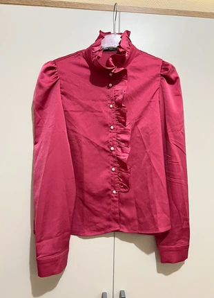 Blouse Rétro Fuchsia Col Montant Volants Boutons Perle L Barbiecore Chic satin soie, marke: Vintage Love, zustand: Neu, größe: L / 40 / 12, 6,00 €, 7,00 € inklusive Vinted-Käuferschutz
