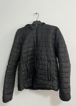 Abrigo Negro Stradivarius - Talla M/L, marca: Stradivarius, estado: Muito bom, tamanho: M / 38 / 10, €5.50, €6.48 inclui Proteção do Comprador