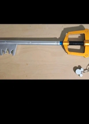 Clé disney collector kingdom hearts Light up keyblade, brand: Square Enix, condition: Very good, size: One size, €25.00, €26.95 includes Buyer Protection
