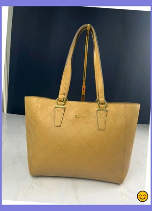 Sac à main et à épaule Guess marron pour femme, brand: GUESS, condition: Good, €30.00, €32.20 includes Buyer Protection