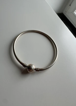 Bracelet Pandora rigide 18cm, marque: Pandora, état: Très bon état, 15,00 €, 16,45 € Protection acheteurs incluse