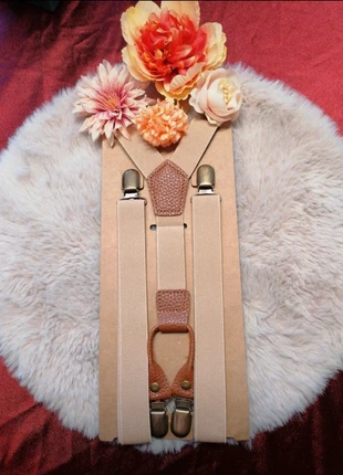 Bretelles vintage beige et camel pinces vieillies tendance mariage 2026, marque: GMMboutique, état: Neuf sans étiquette, 7,00 €, 8,05 € Protection acheteurs (Pro) incluse