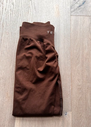 Teveo Scrunch Leggings mit V shape grösse M, brand: TEVEO, condizioni: Buone, taglia: M / IT 42 / EU 38, €17.00, €18.55 include la Protezione acquisti