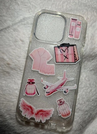 Cover iPhone 15 Pro Glitterata Victoria’s Secret + Stickers Victoria’s Secret resinati, merk: Victoria's Secret, staat: Heel goed, € 10,00, € 11,20 inclusief Kopersbescherming