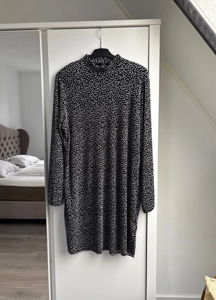 Simply Be plissé jurk | maat 18 (46) | zwart wit stippen | nieuw | stretchy | hoge hals, merk: Simply Be, staat: Nieuw zonder prijskaartje, maat: XXXL / 46 / 18, € 7,50, € 8,58 inclusief Kopersbescherming