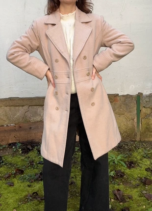 Magnifique manteau beige rosé en laine vintage taille 40 L, marque: Vintage Dressing, état: Très bon état, taille: L / 40 / 12, 30,00 €, 32,20 € Protection acheteurs (Pro) incluse