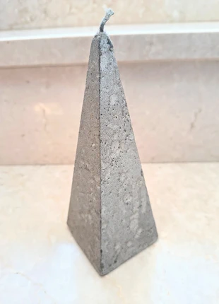 Candela colore argento a piramide, état: Neuf sans étiquette, 1,50 €, 2,28 € Protection acheteurs incluse