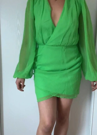 Robe d’hiver manches bouffantes courte verte signé nelly taille M (polyester), brand: Nelly, condizioni: Nuovo senza cartellino, taglia: M / IT 42 / EU 38, €10.00, €11.20 include la Protezione acquisti Pro