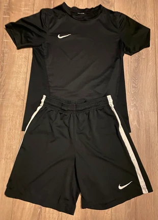 Nike setjes maat s, merk: Nike, staat: Goed, maat: S, € 11,00, € 12,25 inclusief Kopersbescherming