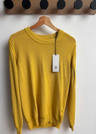 Pull/Sweat C.P Company jaune moutarde taille 48/M neuf avec étiquette capsule sur la manche, marca: C.P. Company, estado: Novo com etiquetas, tamanho: M, €195.00, €205.45 inclui Proteção do Comprador