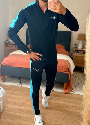 💥 Ensemble Nike dri-fit bleu et noir 💥, marque: Nike, état: Très bon état, taille: S, 59,00 €, 62,65 € Protection acheteurs (Pro) incluse