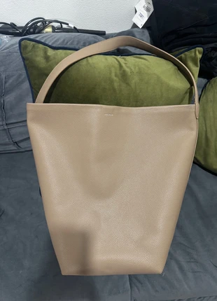 The Row, Tasche, Einkaufstasche, taupe, merk: The Row, staat: Goed, € 65,00, € 68,95 inclusief Kopersbescherming
