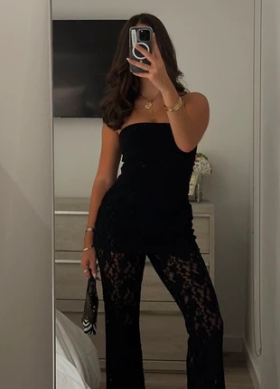 Pantalon évasé en dentelle taille haute, brand: Boutique indépendante, condizioni: Ottime, taglia: XS / IT 38 / EU 34, €20.00, €21.70 include la Protezione acquisti