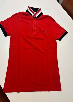 Polo Fred Perry M Slim Fit 100% Cotone, marca: Fred Perry, estado: Novo com etiquetas, tamanho: M, €25.00, €26.95 inclui Proteção do Comprador