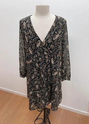 Superbe Robe fleurie fluide Mango 🌸 M, marque: Mango, état: Neuf sans étiquette, taille: M / 38 / 10, 15,00 €, 16,45 € Protection acheteurs incluse