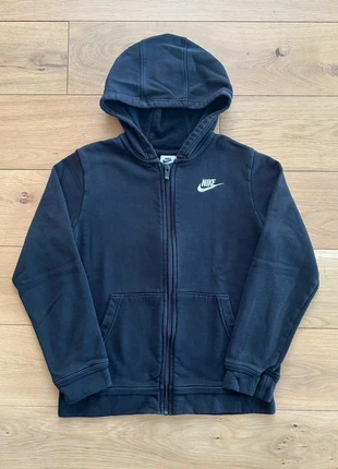Gilet zippé Nike noir – Logo brodé blanc – Taille 10 ans – Excellent état, merk: Nike, staat: Heel goed, maat: 10 jaar / 140 cm, € 10,00, € 11,20 inclusief Kopersbescherming