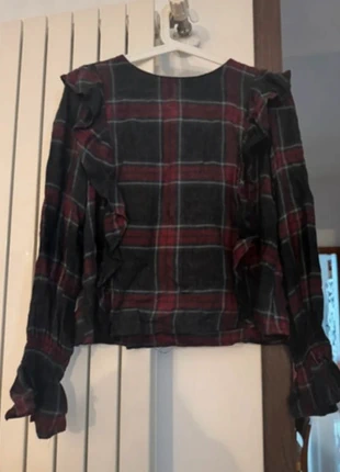 Camicetta Zara a quadri balze e chiusura sul retro - taglia M, ottime condizioni, marke: Zara, zustand: Sehr gut, größe: M / 38 / 10, 6,00 €, 7,00 € inklusive Vinted-Käuferschutz