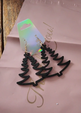 Boucle d'oreille sapin noir, marca: Noir, estado: Novo com etiquetas, €1.00, €1.75 inclui Proteção do Comprador
