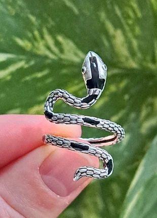 Bague Argent S925 Serpent Argente Noir femme taille ajustable, marke: Argent, zustand: Sehr gut, größe: Größenverstellbar, 30,00 €, 32,20 € inklusive Vinted-Käuferschutz