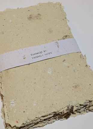 20 vellen gerecycleerd papier in licht groen gele tint 16 op 22 cm, estado: Nuevo sin etiquetas, 14,00 €, 15,40 € Protección al comprador incluida