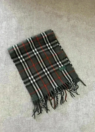 Écharpe Burberry gris, marca: Burberry, estado: Muy bueno, 45,00 €, 47,95 € Protección al comprador Pro incluida