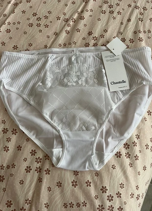 Culotte Chantelle neuve taille 44, marque: Chantelle, état: Neuf avec étiquette, taille: XXL / 44 / 16, 15,00 €, 16,45 € Protection acheteurs incluse