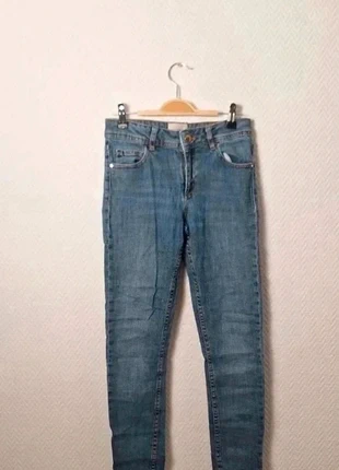 Jean skinny Sézane taille W26 | FR36 couleur bleu clair 98% coton, merk: Sézane, staat: Heel goed, maat: S / 36 / 8, € 35,00, € 37,45 inclusief Kopersbescherming