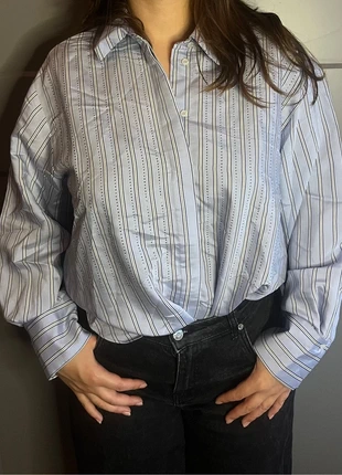 Bloesje met diamantjes van de Zara, merk: Zara, staat: Nieuw zonder prijskaartje, maat: L / 40 / 12, € 6,00, € 7,00 inclusief Kopersbescherming