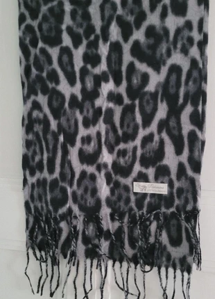Écharpe châle léopard façon cachemire gris, brand: sans marque, condizioni: Nuovo senza cartellino, €13.00, €14.35 include la Protezione acquisti