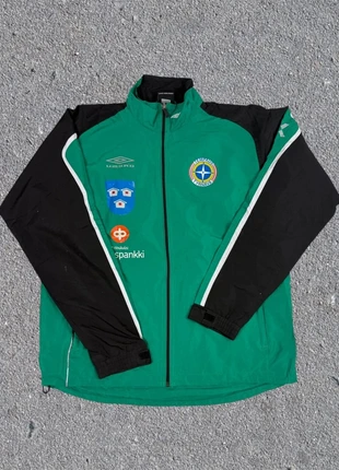 C’est coupe vent umbro football vintage taille xxl verte, marque: Umbro, état: Très bon état, taille: XXL, 14,90 €, 16,35 € Protection acheteurs (Pro) incluse