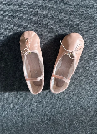 Balletschoentjes van Papillion, merk: Papillon, staat: Goed, maat: 33, € 4,00, € 4,90 inclusief Kopersbescherming