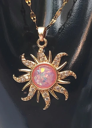 Collier acier inoxydable pendentif soleil doré – bijou bohème, marque: Boutique Île de Beauté, état: Neuf sans étiquette, 3,95 €, 4,85 € Protection acheteurs (Pro) incluse