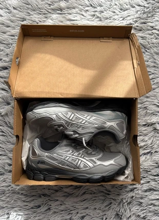 💎 Asics Gel-NYC – Argent / Gris – Taille EU 43 – Neuf avec boîte, marca: Asics, estado: Novo com etiquetas, tamanho: 43, €77.99, €82.59 inclui Proteção do Comprador