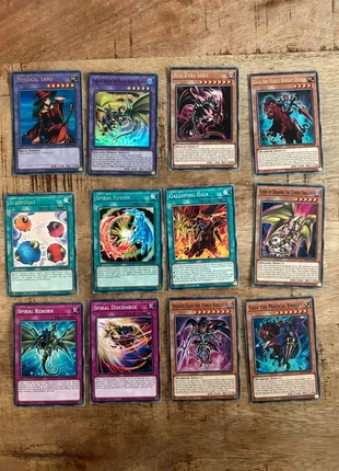 Yu-Gi-Oh kaarten 12 stuks, merk: Yu-Gi-Oh!, staat: Als nieuw, € 2,50, € 3,33 inclusief Kopersbescherming