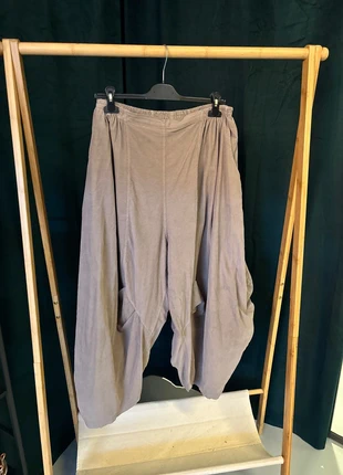 Beige pofbroek in rib stof, brand: Made In Italy, condizioni: Ottime, taglia: XXL / IT 48 / EU 44, €12.50, €13.83 include la Protezione acquisti