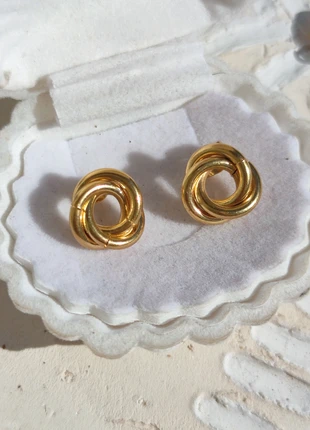 Petites boucles d'oreilles dorées à anneaux entrelacés - Acier inoxydable, marque: Tendance, état: Très bon état, 10,00 €, 11,20 € Protection acheteurs (Pro) incluse
