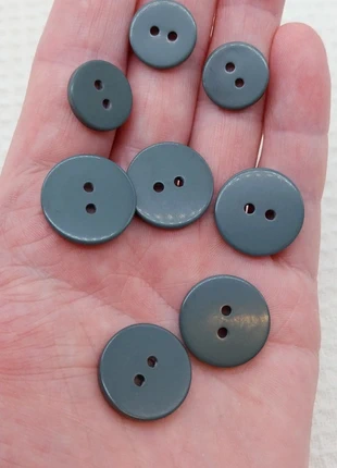 Bouton de couture classique gris rond - 8pcs A1085, marca: Mercerie Syllikan, estado: Muy bueno, 2,00 €, 2,80 € Protección al comprador Pro incluida