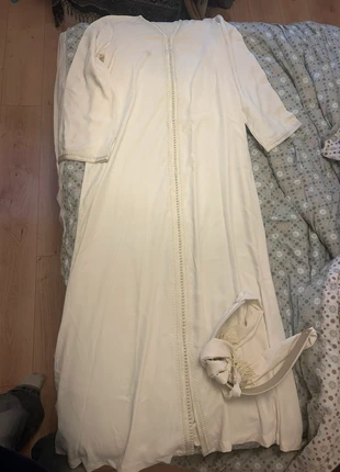 Takchita crème avec ceinture mariage, état: Bon état, taille: M / 38 / 10, 49,00 €, 52,15 € Protection acheteurs incluse