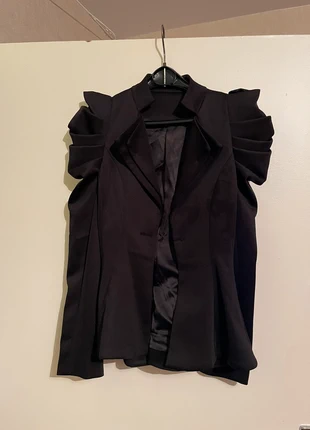 Veste noire, état: Très bon état, taille: M / 38 / 10, 40,00 €, 42,70 € Protection acheteurs incluse