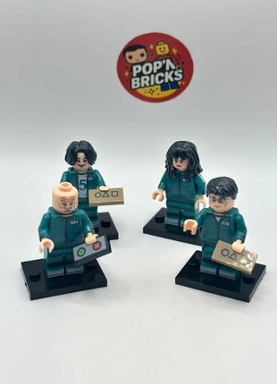 Lot 4 Figurines Type LEGO – Squid Game – Players 001, 218, 067, 456, brand: Squid Game, condizioni: Ottime, taglia: Prematuri, fino a 44 cm, €14.99, €16.44 include la Protezione acquisti