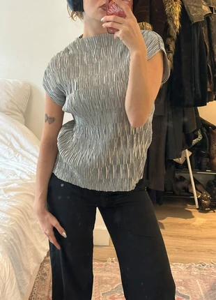 Pleated structured top, merk: Vintage, staat: Heel goed, maat: S / 36 / 8, € 20,00, € 21,70 inclusief Kopersbescherming