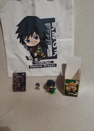 Sac figurine porte-clé pins Giyu Tomioka, marque: Demon Slayer, état: Neuf avec étiquette, taille: Taille unique, 15,00 €, 16,45 € Protection acheteurs incluse
