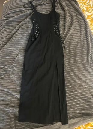 robe bershka corset fente, marke: Bershka, zustand: Sehr gut, größe: S / 36 / 8, 16,00 €, 17,50 € inklusive Vinted-Käuferschutz