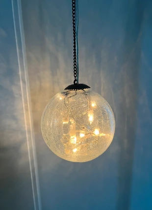 Glazen bol met lampjes, lamp aan ketting en haak., merk: Intratuin, staat: Heel goed, € 5,00, € 5,95 inclusief Kopersbescherming