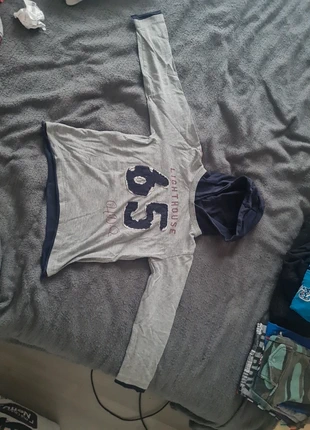 T shirt manche longue avec capuche 4ans, merk: Tissaia, staat: Goed, maat: Overige, € 1,00, € 1,75 inclusief Kopersbescherming